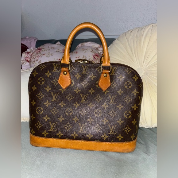 Louis Vuitton Alma PM - Picture 1 of 16